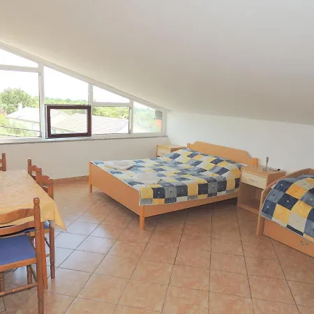 Prpic Apartment Brzac